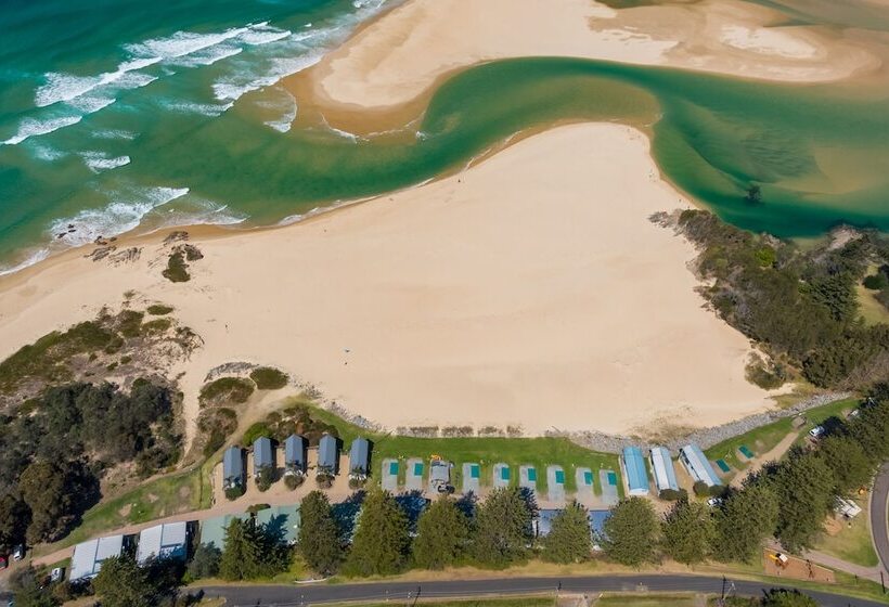 فندق Tuross Beach Cabins & Campsites