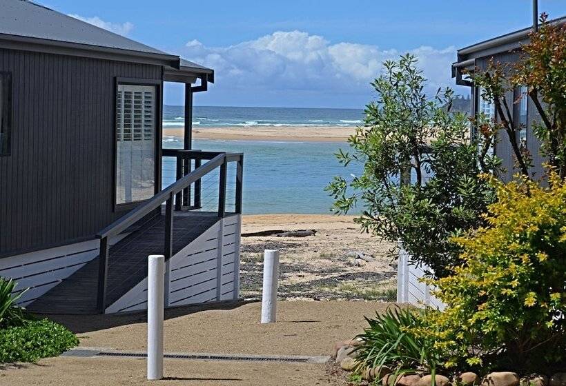 فندق Tuross Beach Cabins & Campsites