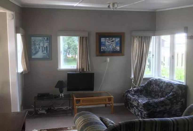 هتل Whitianga Campground