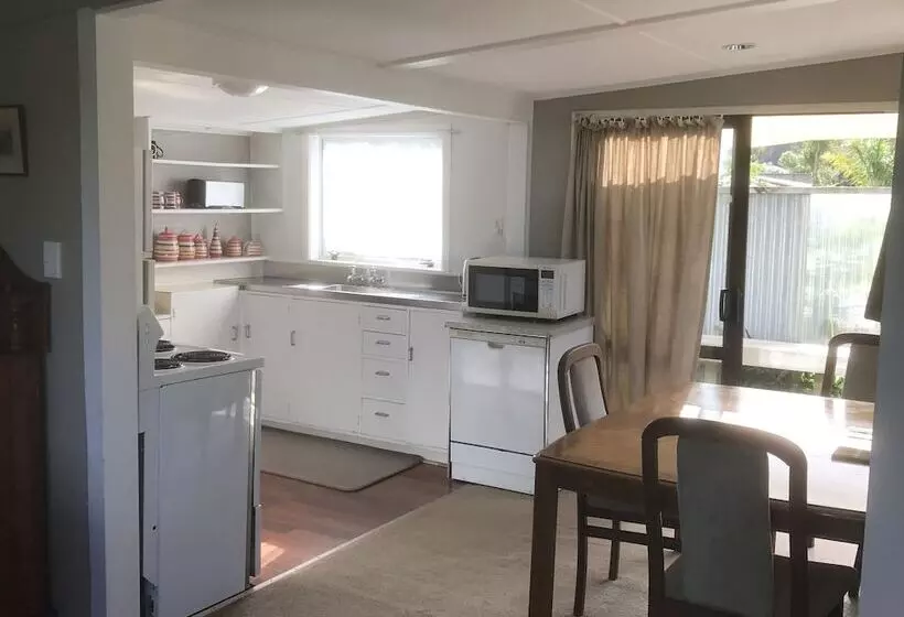 هتل Whitianga Campground