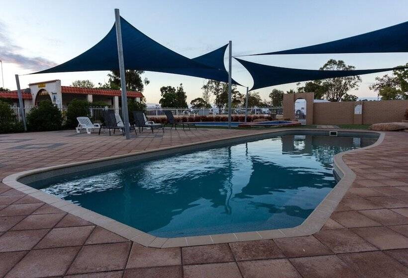 Отель Horsham Holiday Park