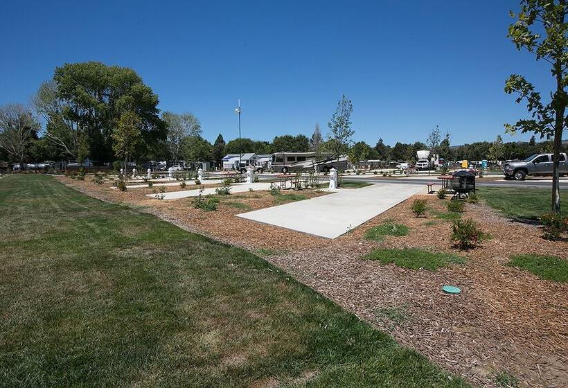 Flying Flags Rv Resort & Campground