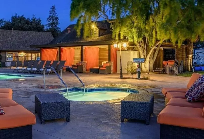 Flying Flags Rv Resort & Campground