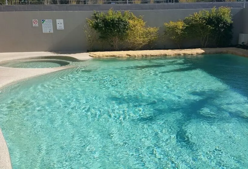 ホテル Bali In Broughton