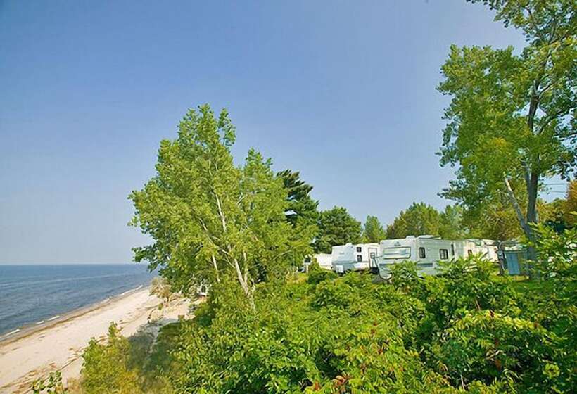 호텔 Brennan Beach Rv Resort Caravan Park