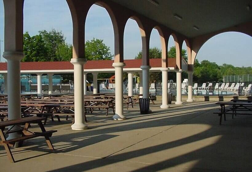 호텔 Brennan Beach Rv Resort Caravan Park