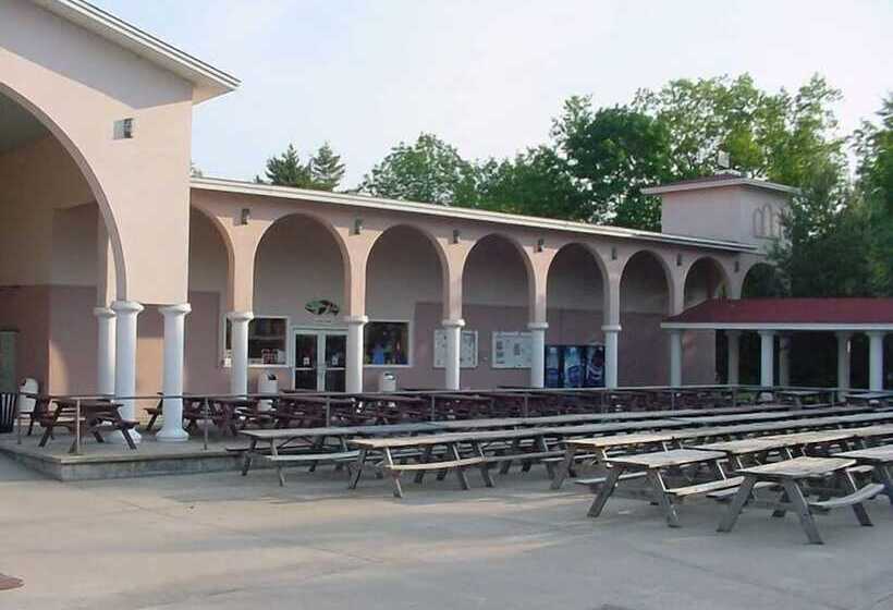 호텔 Brennan Beach Rv Resort Caravan Park