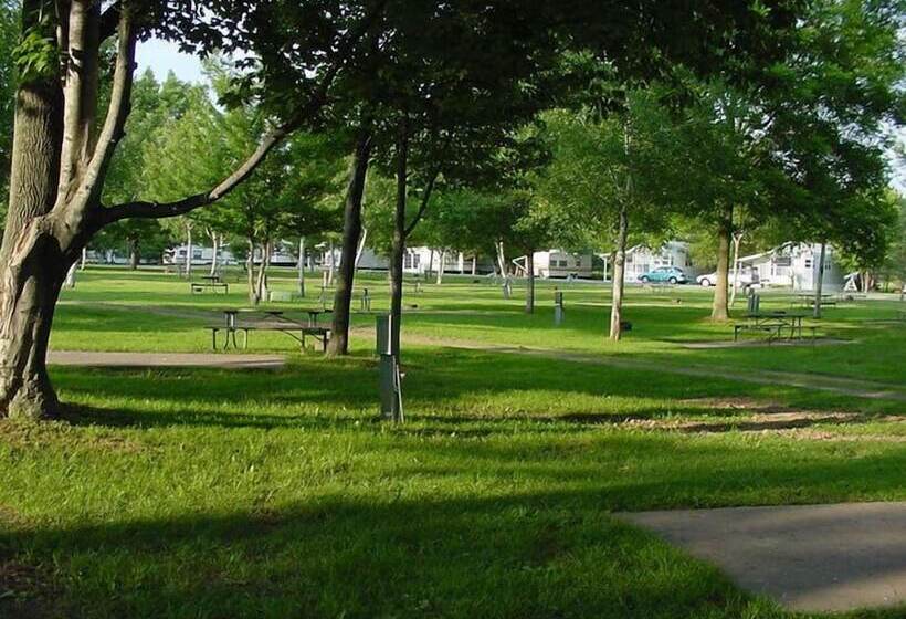 호텔 Brennan Beach Rv Resort Caravan Park