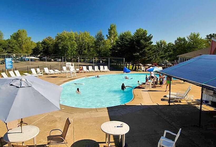 호텔 Brennan Beach Rv Resort Caravan Park