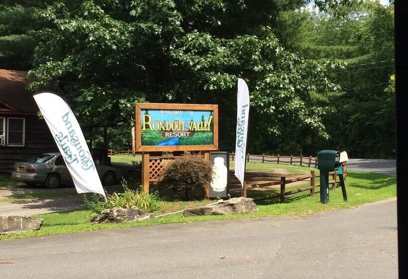 בית מלון כפרי Rondout Valley Resort