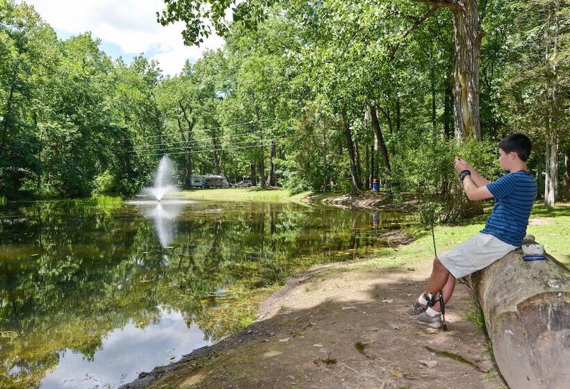 בית מלון כפרי Rondout Valley Resort