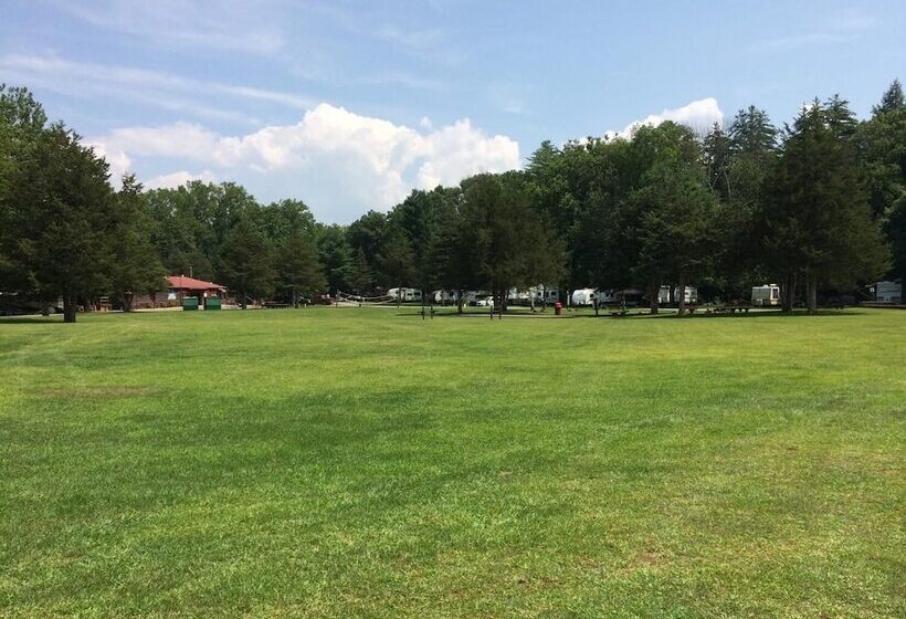 בית מלון כפרי Rondout Valley Resort