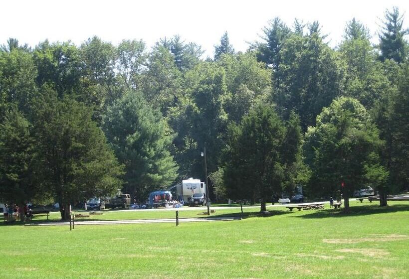 בית מלון כפרי Rondout Valley Resort