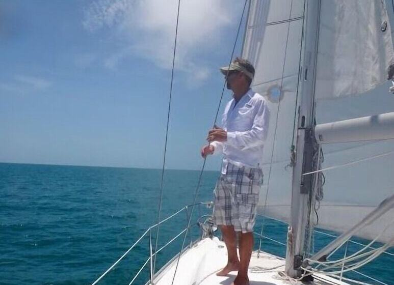 هتل Sail Florida Adventures