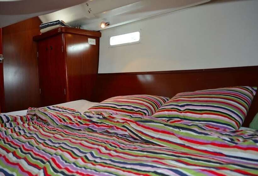 هتل Sail Florida Adventures