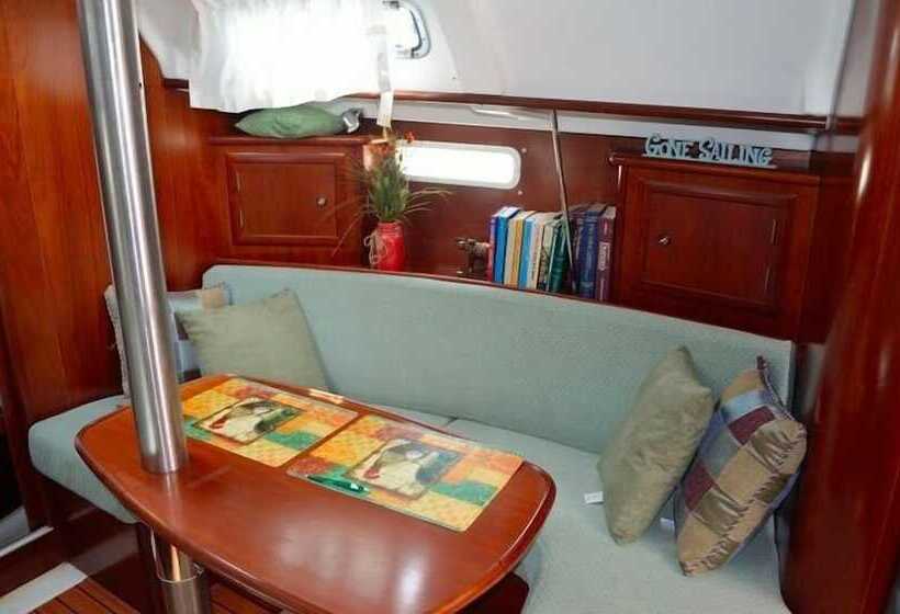 هتل Sail Florida Adventures