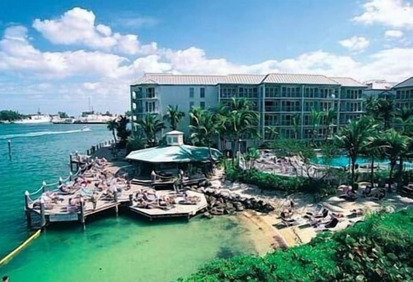 هتل Sail Florida Adventures