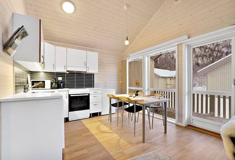 Hotel Tromsø Lodge & Camping