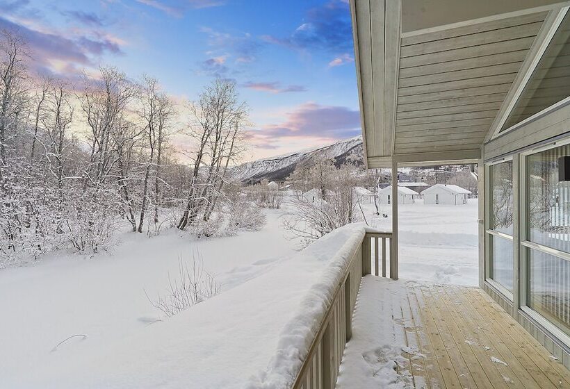 Hotel Tromsø Lodge & Camping