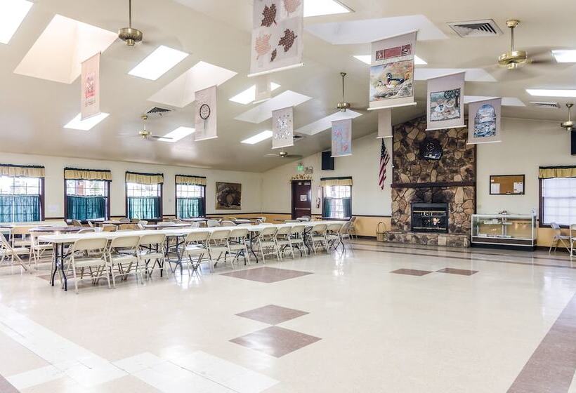 Отель Wilderness Lakes Rv Resort