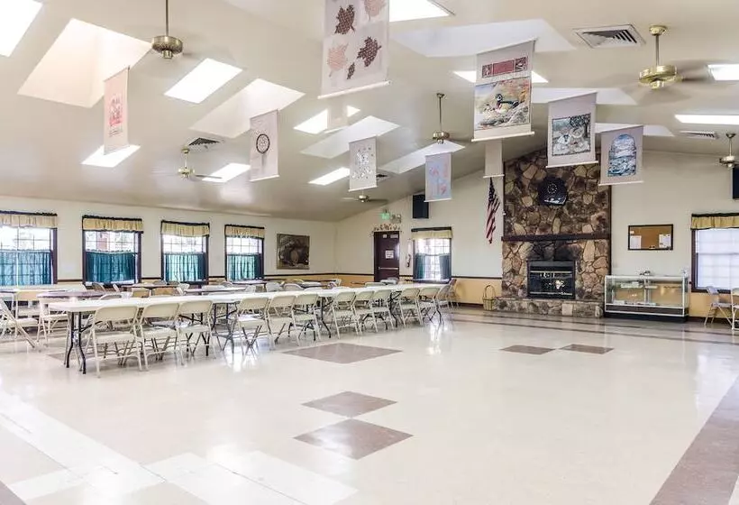 Hotelli Wilderness Lakes Rv Resort