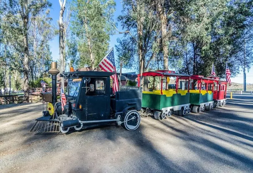 Hotelli Wilderness Lakes Rv Resort