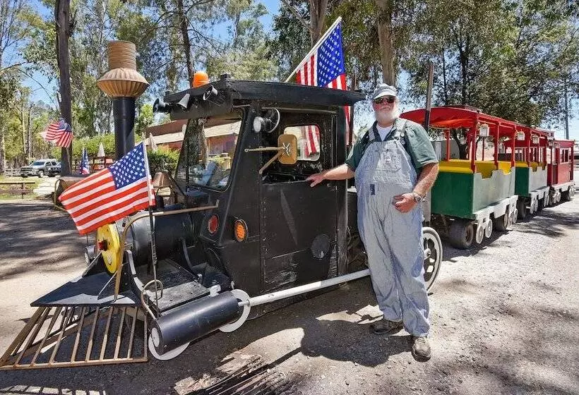 Hotelli Wilderness Lakes Rv Resort