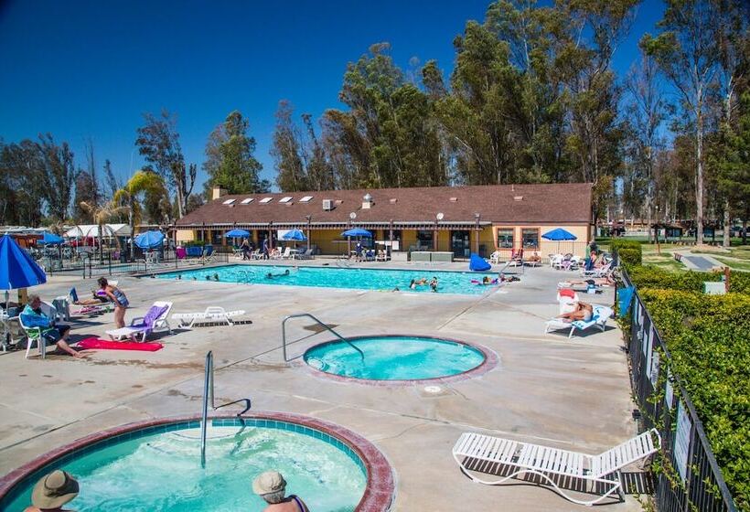 Отель Wilderness Lakes Rv Resort