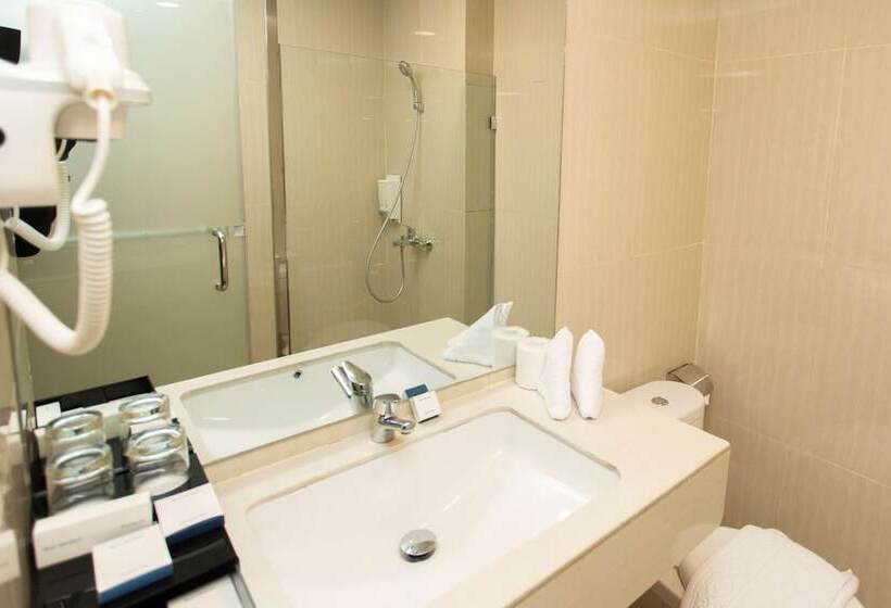 בית מלון כפרי Best Western Batang Garing