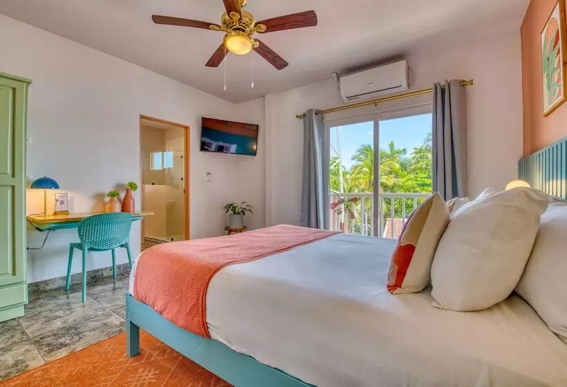 هتل Bocas Paradise