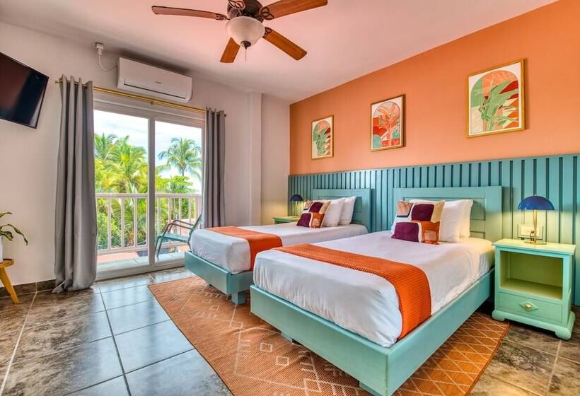 هتل Bocas Paradise