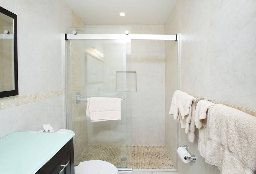 Silver Sands Condominiums