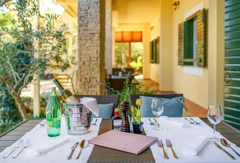 Hotelli Spacious Park View Room With Breakfast Included