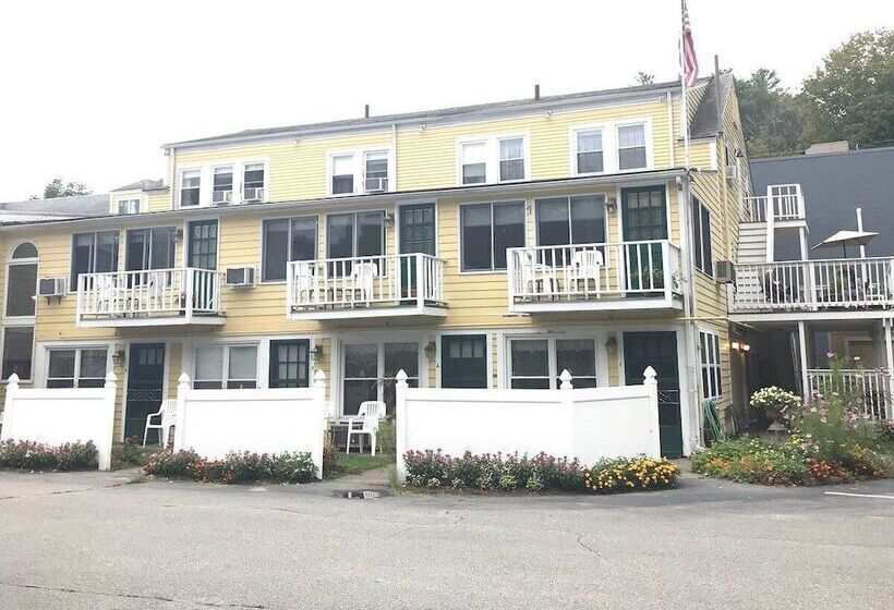 汽车旅馆  Betty Doon Motor