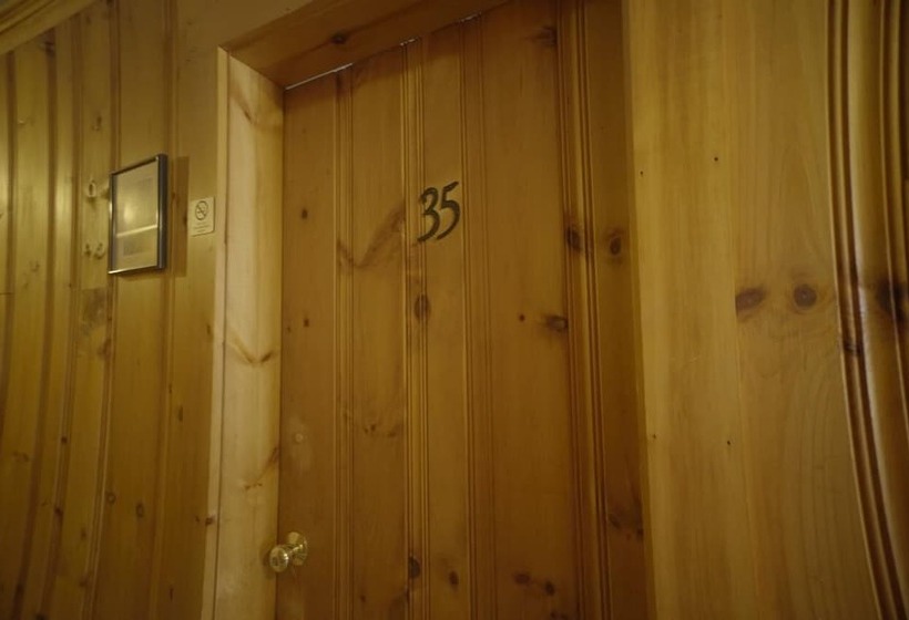 فندق على الطريق Betty Doon Motor