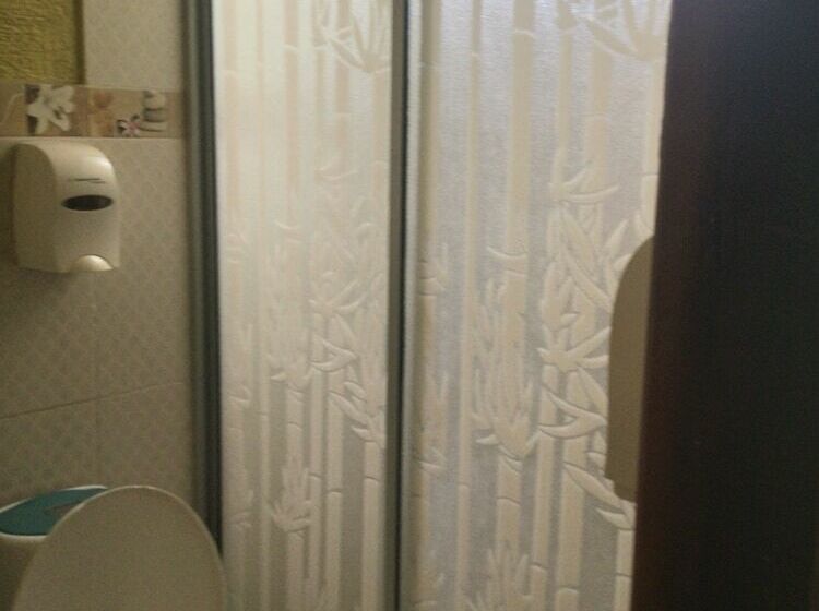 Pension Hostal R. Williams