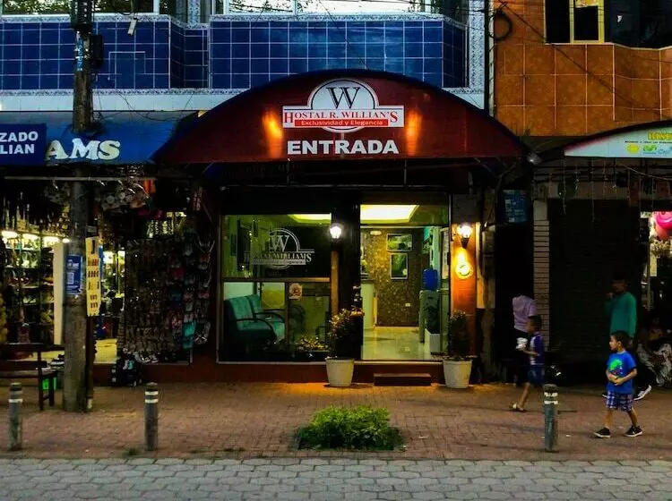 ペンション Hostal R. Williams