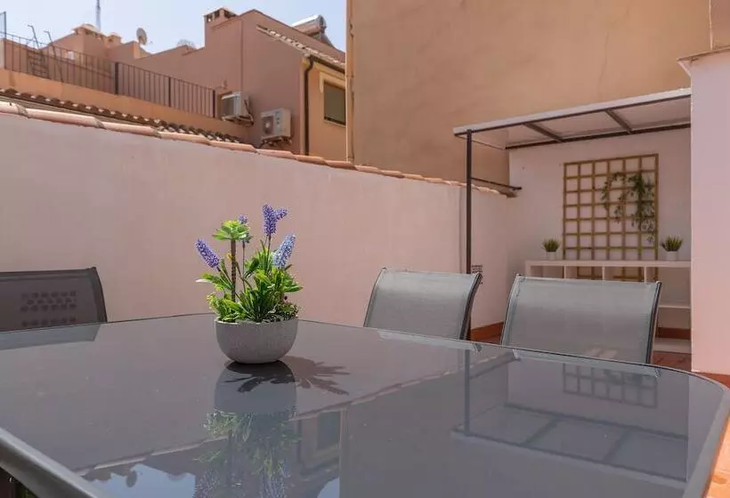 هتل Thyssen Boutique Apartments Caleta Homes