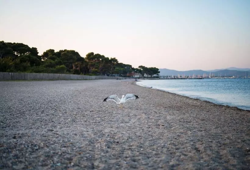 هتل Le Hameau Des Pesquiers Ecolodge, Curio Collection By Hilton