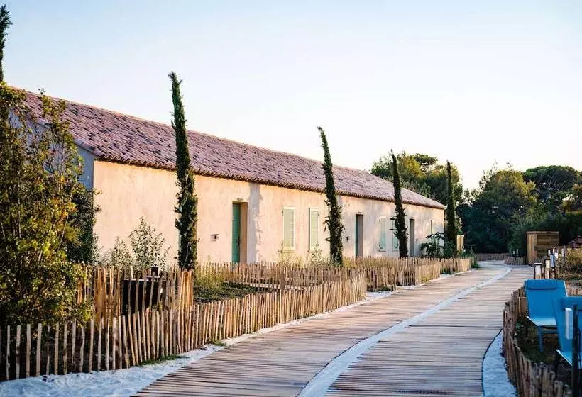 هتل Le Hameau Des Pesquiers Ecolodge, Curio Collection By Hilton