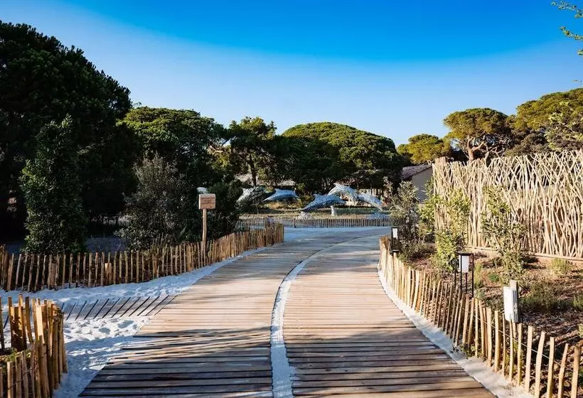 هتل Le Hameau Des Pesquiers Ecolodge, Curio Collection By Hilton