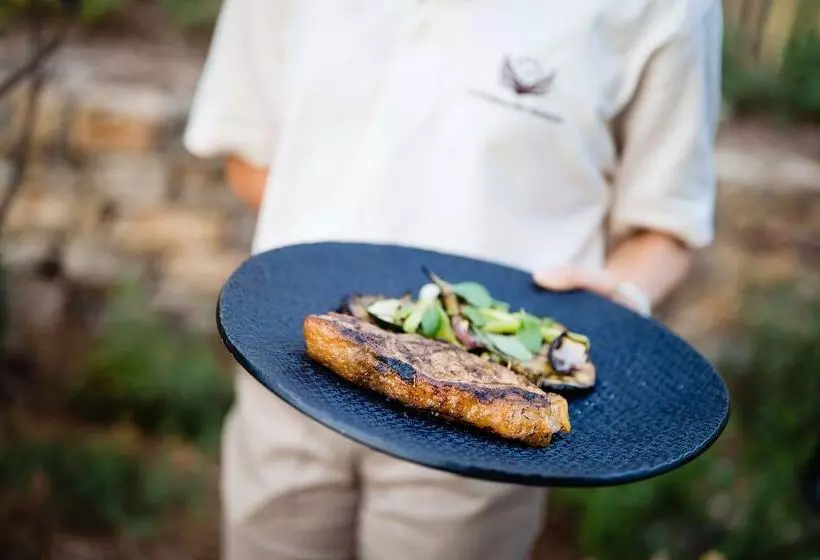 هتل Le Hameau Des Pesquiers Ecolodge, Curio Collection By Hilton