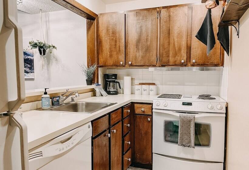 73sw   F/p   W/d   Sleeps 6