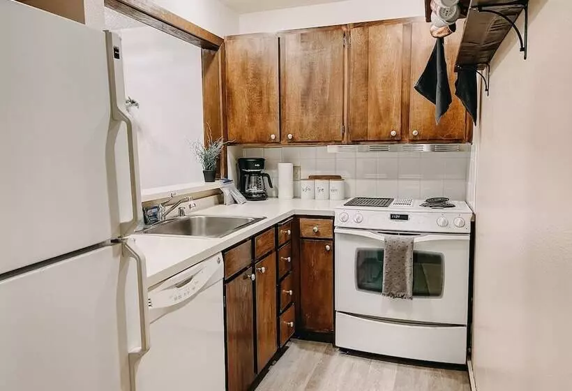 73sw   F/p   W/d   Sleeps 6