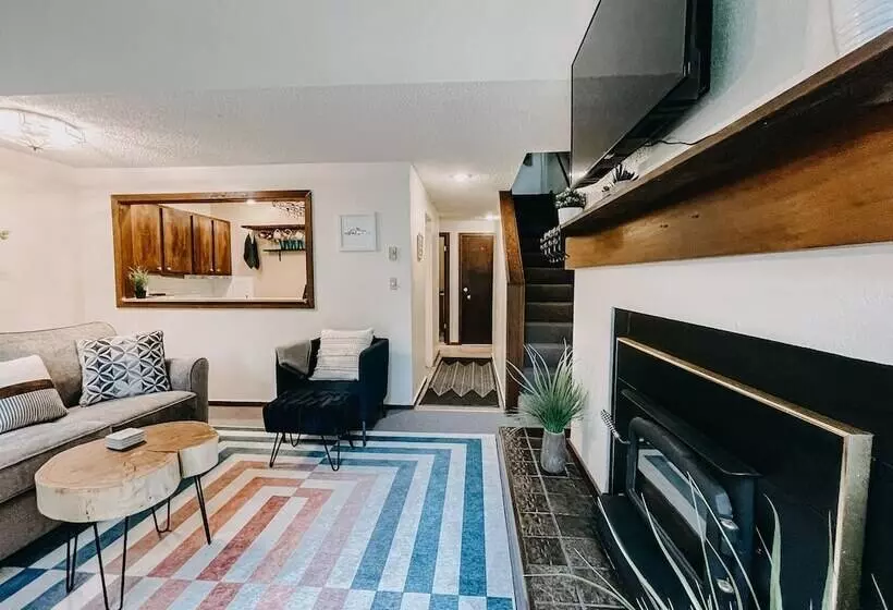 73sw   F/p   W/d   Sleeps 6