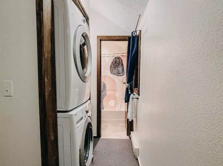 73sw   F/p   W/d   Sleeps 6