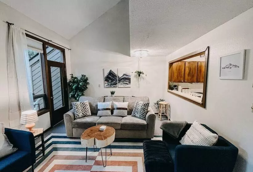 73sw   F/p   W/d   Sleeps 6