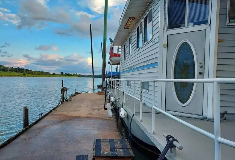 ホテル 2 Story Houseboat Seeking A Captain Fishpets Ok