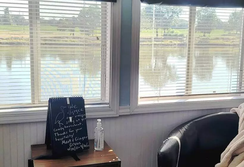 ホテル 2 Story Houseboat Seeking A Captain Fishpets Ok