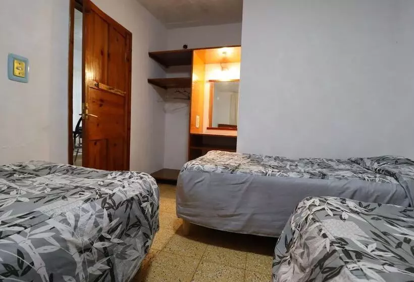 ホテル Bungalows Villa Limon